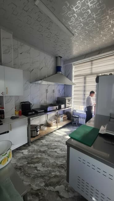 контейнеры дордой: Готовое к работе помещение под кафе/столовую с оборудованной кухней и — 1