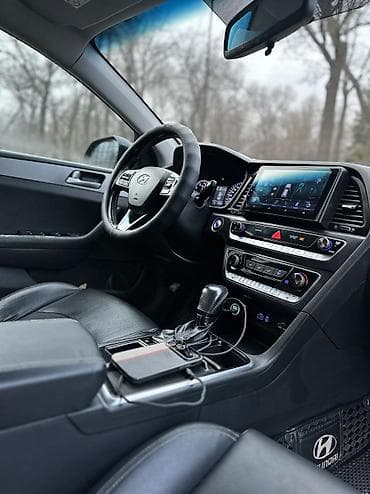 hyunda: Hyundai Sonata: 2018 г., 2 л, Газ, Седан — 9