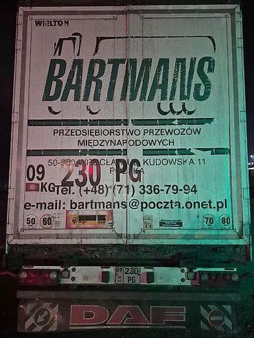 2 4 д: Тягач, DAF, 2011 г., Тентованный — 2