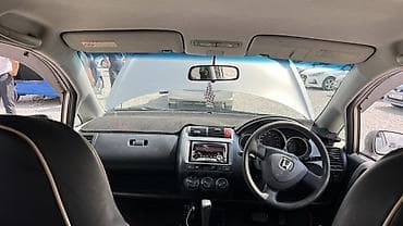 aion v: Honda Fit: 2004 г., 1.3 л, Автомат, Бензин, Хэтчбэк — 5