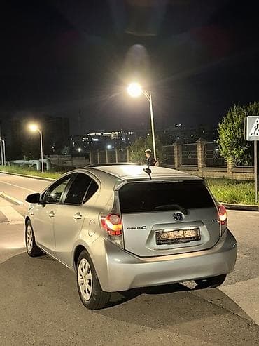 Продажа авто: Toyota Prius C: 2012 г., 1.5 л, Вариатор, Гибрид, Хэтчбэк — 5