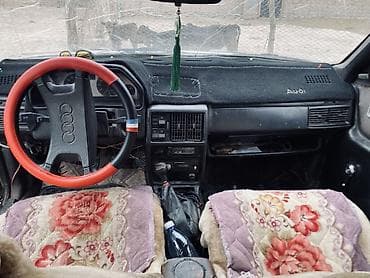 салон е46: Audi 100: 1985 г., 1.8 л, Кол менен иштөөчү, Бензин, Седан — 1