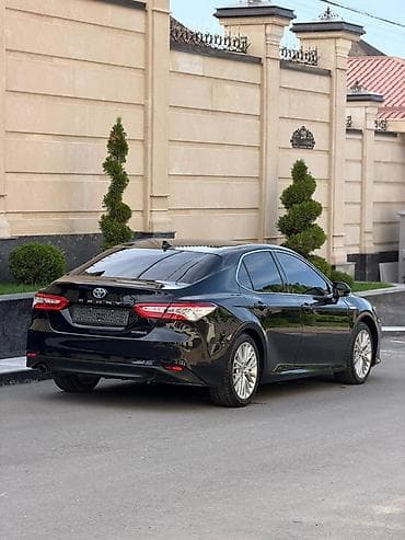 19: Toyota Camry: 2019 г., 2.5 л, Автомат, Гибрид, Седан — 4