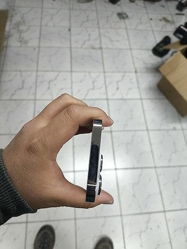 ssd 256: IPhone 14 Pro, Б/у, 256 ГБ, Серебристый, Зарядное устройство, 82 % — 3