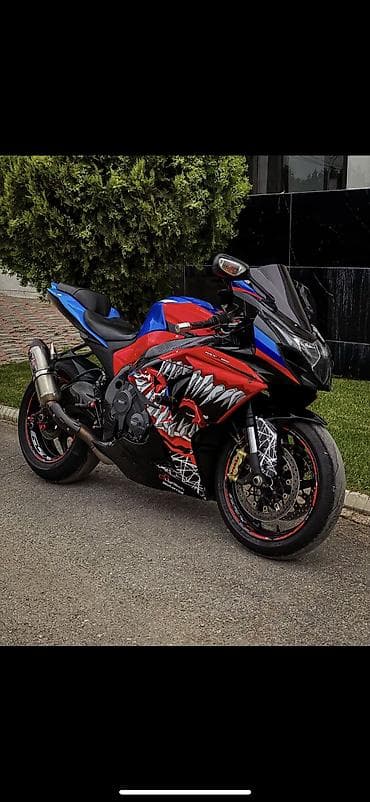 Спортбайк Suzuki, 1000 куб. см, Бензин