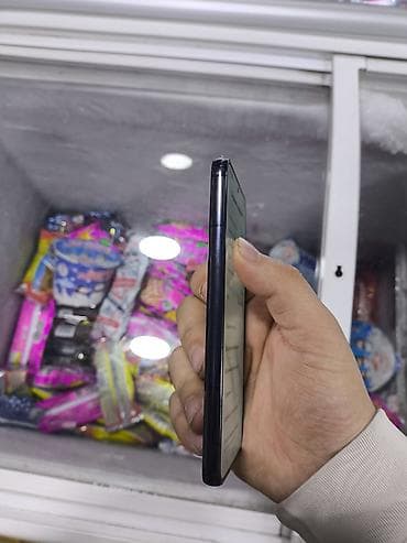 rode nt: Samsung Galaxy S22, цвет - Черный, 1 SIM — 4