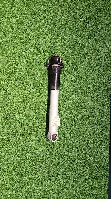 Амортизатор задний е39 универсал 1 094 052 Год 2001 В отличном