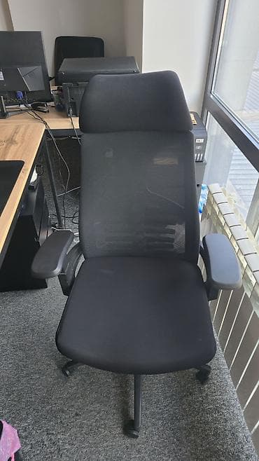 Офисные кресла: Офисное кресло, С колесиками, цвет - Черный — 1