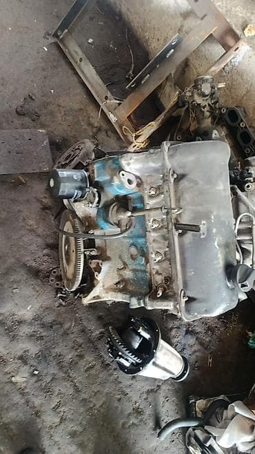 бензин: Двигатель внутреннего сгорания (рядный 4‑цилиндровый) с навесным — 3