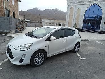 corolla 2016: Toyota Aqua: 2016 г., 1.5 л, Вариатор, Гибрид, Хэтчбэк — 3