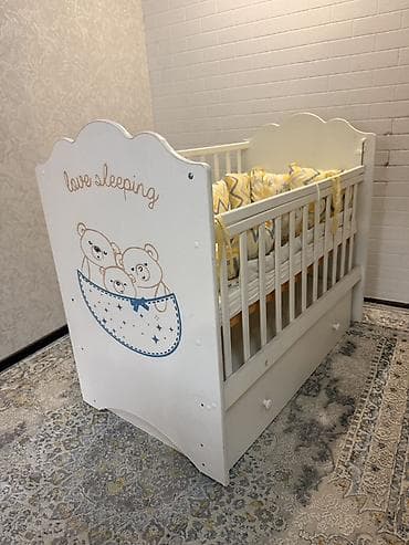 спортивный костюм s: 3 вещи за 6000 детская кроватка и шезлонг почти не пользовались новые — 1