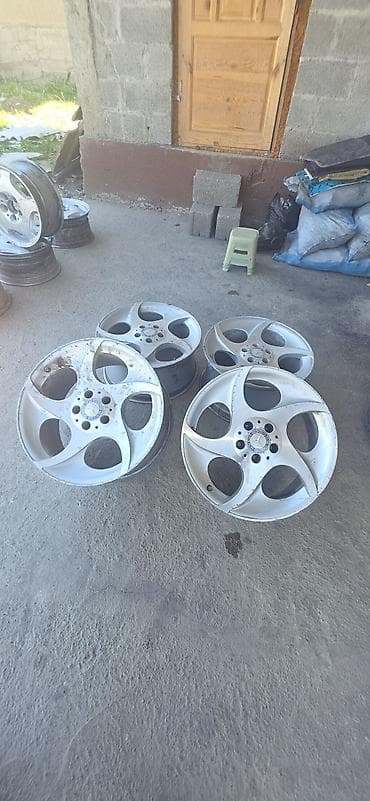 связи с закрытием: Литые Диски R 18 Mercedes-Benz, Комплект, отверстий - 5 — 1