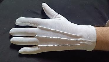 kg gloves: ПЕРЧАТКИ БЕЛЫЕ.
Хорошего качества.,с кнопкой сбоку.
Цена -300 сом — 9