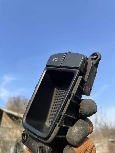 Кнопочный модуль с нишей для панели автомобиля Hyundai/Kia. - Верхние