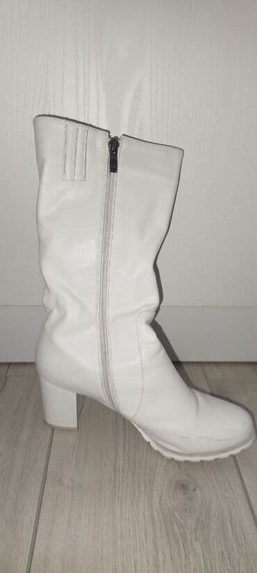 оптом ботинки: Продаю сопаги черные и белые за обе пары 2000 сом
размер 38 — 4