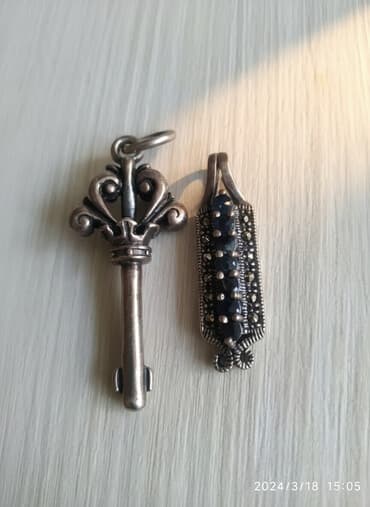 Серебро 925 пр. Кулон ключдлина 4 см.Литый не пустой 10 грамм