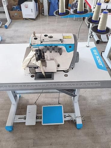 4 ниточная: Швейная машина Jack, Оверлок, Полуавтомат — 1