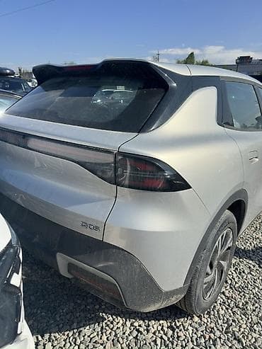 solutions elementary: Электромобиль кроссовер iO 05 (на эмблемах — «IO», шильдик «Q05») в — 3