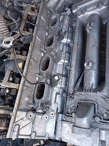 Продаю на БМВ н 62 головку сборе без блок коленвал и масляный насос