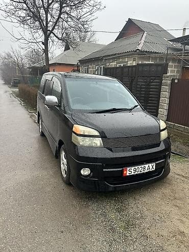 Toyota Voxy: 2003 г., Автомат, Бензин, Минивэн — 1