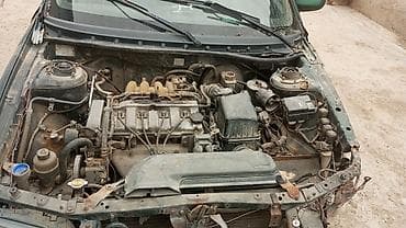 Двигатель и комплект подкапотных узлов для Mazda (бензиновый, рядный — 5