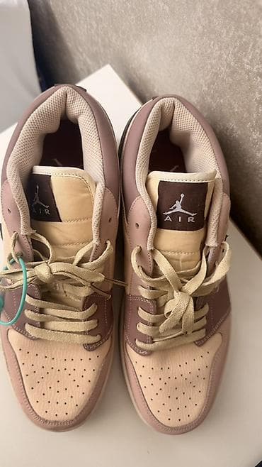 Айымдардын бут кийими: Кроссовкалар, 42, 42.5, 43, Nike, Жаңы, түсү - Саргыч боз, Өзү алып кетүү, Акылуу жеткирүү — 3