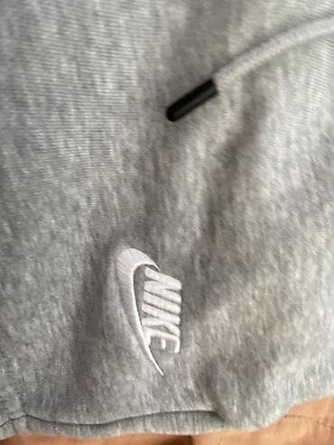 Айымдардын кийими: Шорты Nike серые, спортивные - Бренд: Nike (оригинальная бирка — 2