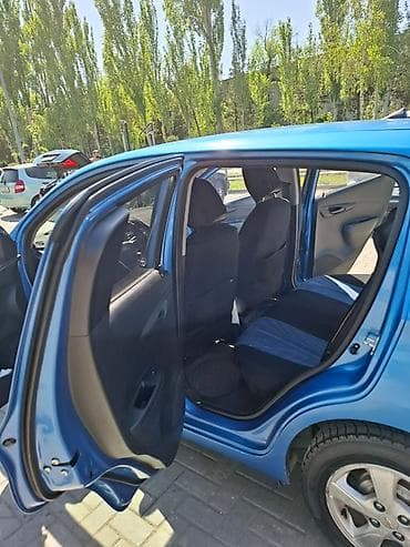 1: Chevrolet Spark: 2016 г., 0.1 л, Вариатор, Бензин, Хэтчбэк — 8