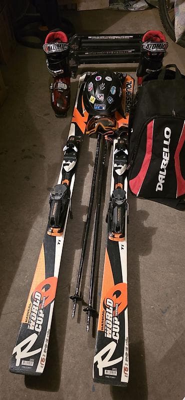 горнолыжное снаряжение: Горнолыжный комплект для катания. лыжи -10000. ботинки - 5000 — 9