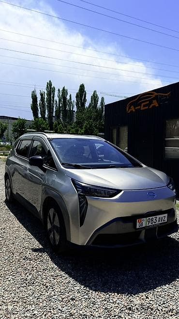электромобиль aion: Электромобиль GAC Aion Y, серебристый кузов. Кузов и дизайн: - — 2