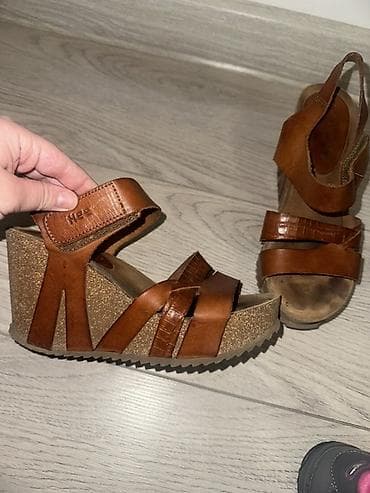 Женские сандалии на танкетке Hee - Материал верха: натуральная