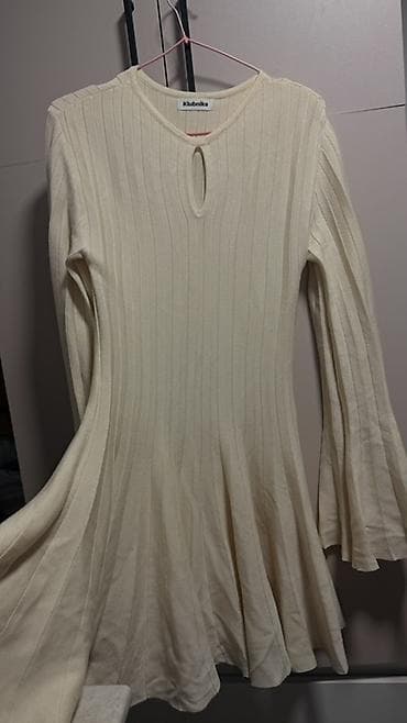 daniel klein: Трикотажное платье молочного цвета. - Фактурная вертикальная — 1