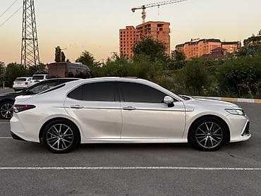 Унаа: Toyota Camry: 2022 г., 2.5 л, Вариатор, Гибрид, Седан — 8