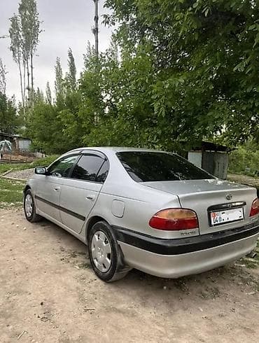 Toyota Avensis: 2001 г., 1.8 л, Механика, Газ, Седан at lalafo.kg Toyota Avensis: 2001 г., 1.8 л, Механика, Газ, Седан