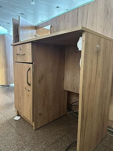 Торговые витрины/прилавки из ЛДСП с остеклением и подсветкой - — 9