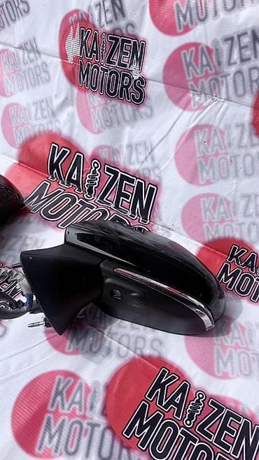 Боковое левое Зеркало Toyota