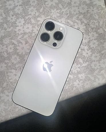 IPhone 15 pro белый 256гб - Корпус цвета белый/серебристый, плоские