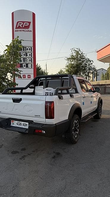 машина 300 мин: JAC : 2025 г., 2 л, Автомат, Дизель, Пикап — 2