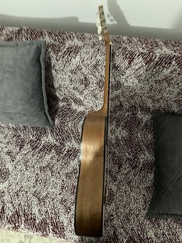 Гитары: Классическая шестиструнная гитара (нейлон) - Формат: классическая — 2