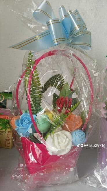 сколько стоит шоколадный букет: Подарочная композиция из мыла ручной работы в декоративной корзинке — 18