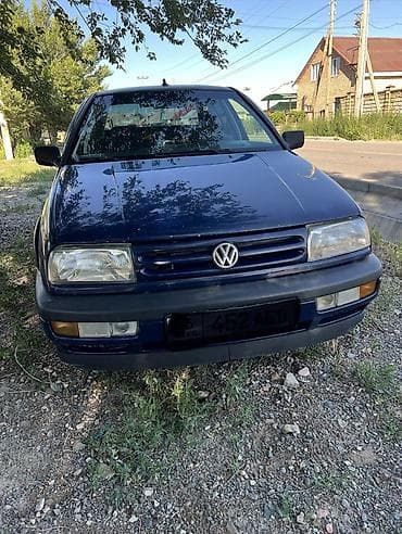 авто для такси: Volkswagen Vento: 1993 г., Седан — 2