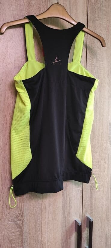 купить спортивный костюм женский недорого от производителя: Продаётся новая женская майка для спорта, размер S. Двойной подклад — 2
