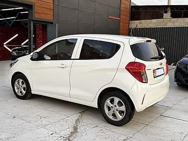 Продажа авто: Chevrolet Spark: 2019 г., 1 л, Автомат, Бензин, Хэтчбэк — 4