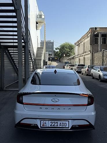 Hyundai Sonata: 2021 г., 2 л, Автомат, Бензин, Седан — 2