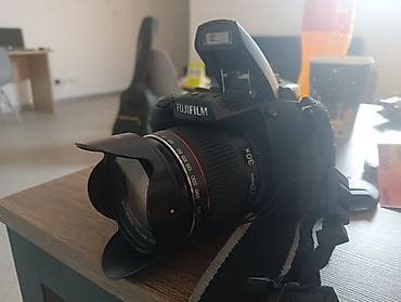Fujifilm ультразум-камера с встроенным объективом и выдвижной