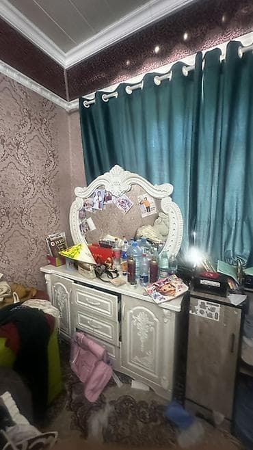 спальный гарнитур кровать тумбы и комод: Спальный гарнитур, Б/у, Двуспальная кровать, Шкаф, Трюмо, МДФ, цвет - Бежевый — 1