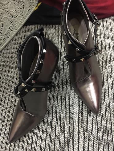 фирменная обувь из италии: Valentino 38-39 размер повязку можно снять новая отдам — 2