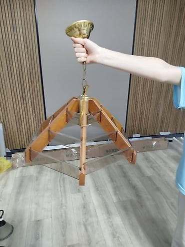 Прокат одежды: Люстра поменьше 500 сом. большая 1500 сом.только звонить — 2