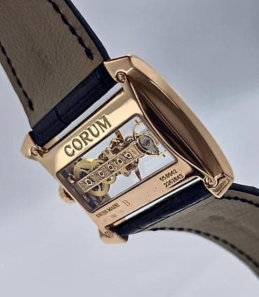 нари: Corum Golden Bridge – эксклюзивные швейцарские часы с линейным — 4