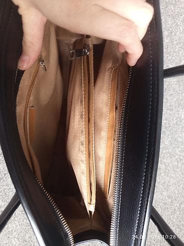 Зер буюмдар: Стильная женская сумка-тоут в классическом черном цвете — 4